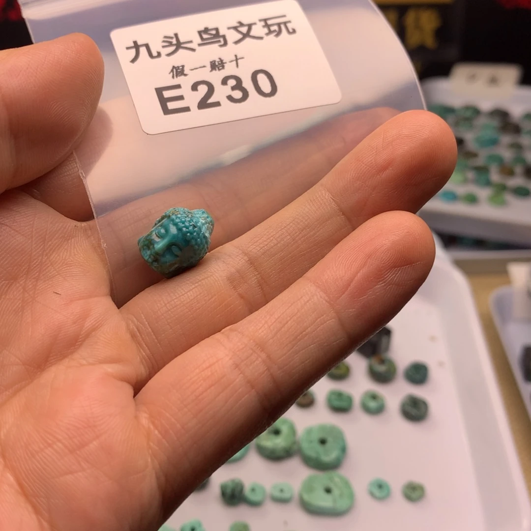 小***哥天然辰砂原矿绿松雕刻题材