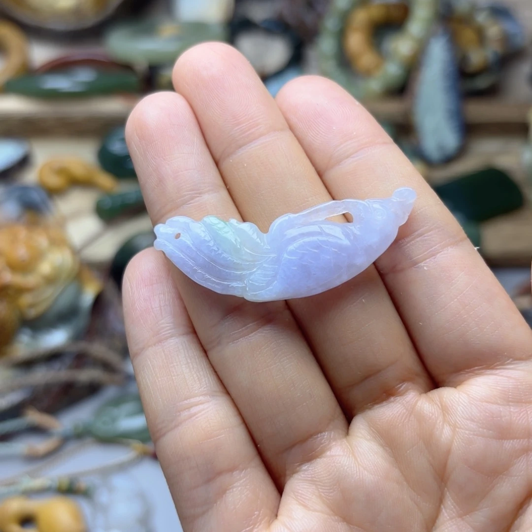 翡翠未镶嵌颈饰知***?