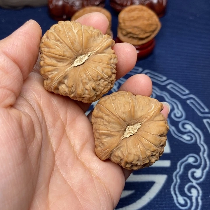 陌***路核桃文玩核桃南瓜墩