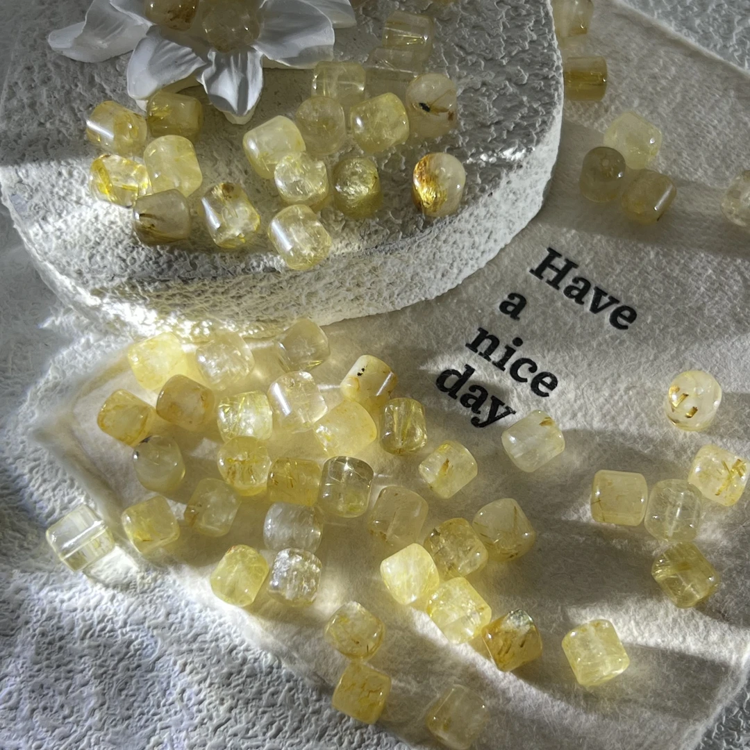 金发晶小桶珠7*7mm多样性随机发一颗B567