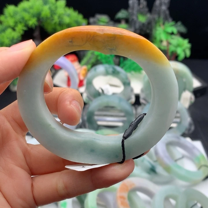 定制翡翠翡翠手镯未镶嵌