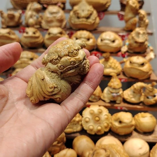 直***君竹竹根雕狮子手把件