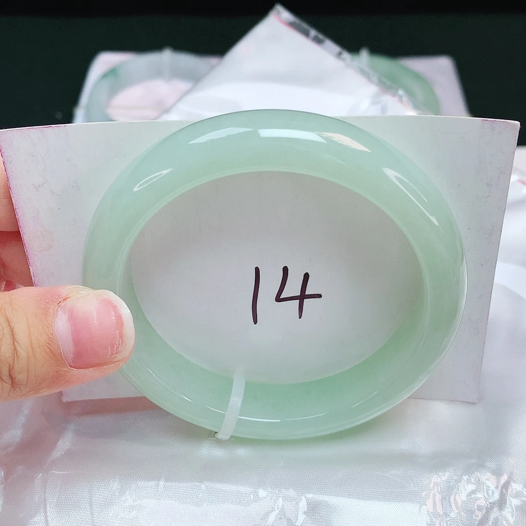 翡翠未镶嵌手镯正圈55.8