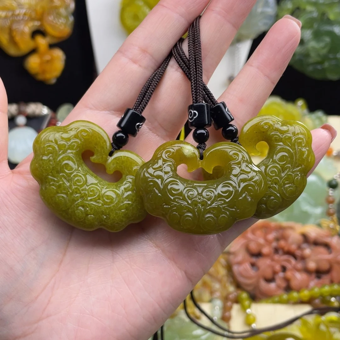 未镶嵌蛇纹石玉颈饰