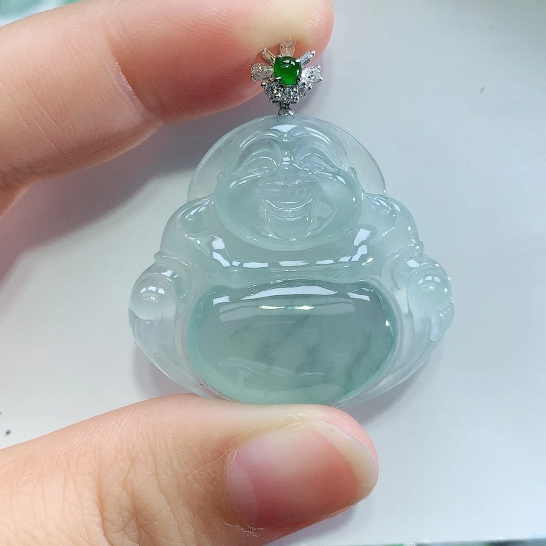 翡翠18K金镶嵌颈饰佛