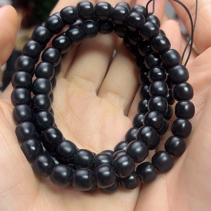 吉****和田玉（墨玉）未镶嵌颈饰卡8老型