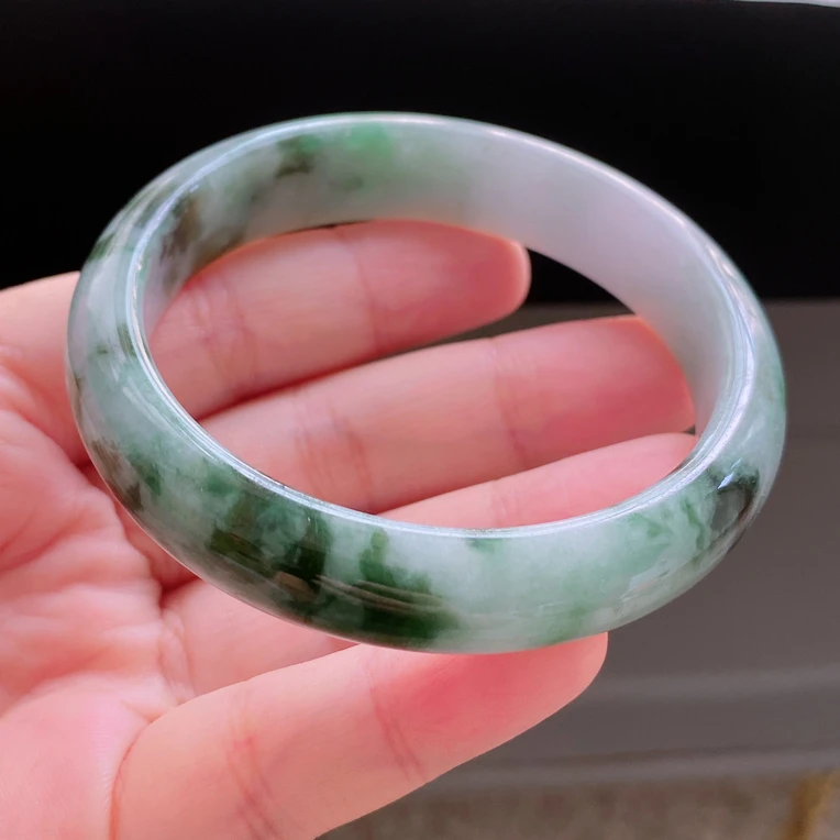 天然缅甸翡翠A货【飘花正圈】55/12.3/7.3自然光原相机实拍