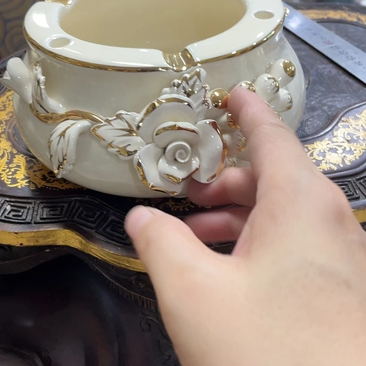 瓷片瑕疵摆。。。。。。。。。。。。。。。。。