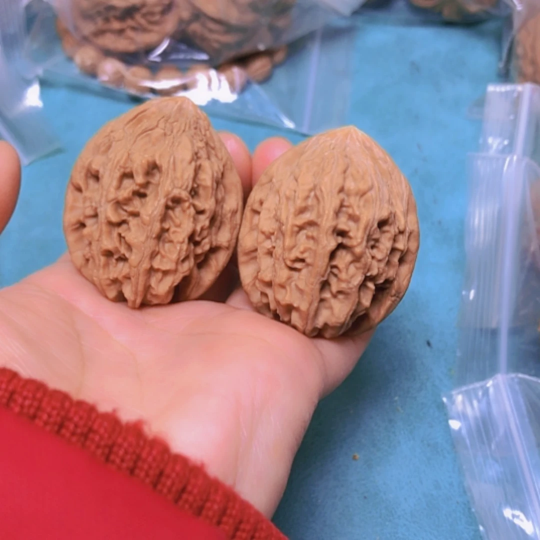【闪购商品】摆件核桃37.5大沽石修尖漏黄