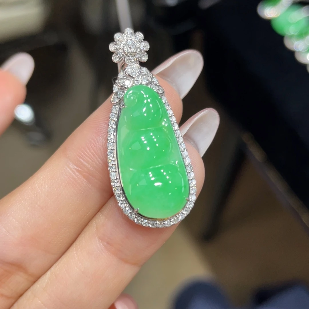 翡翠颈饰18K金镶嵌天然缅甸翡翠a货