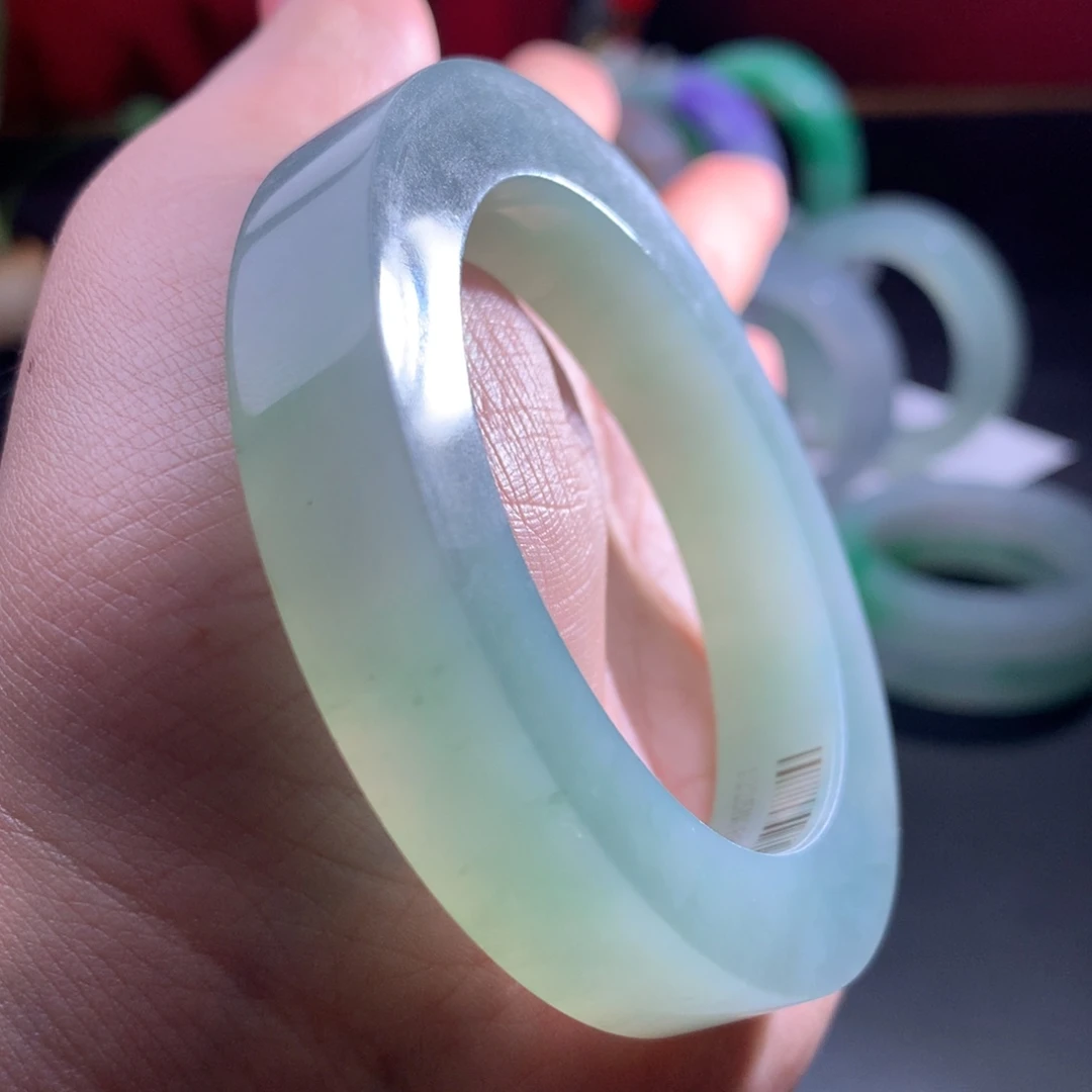 定制翡翠未镶嵌翡翠手镯