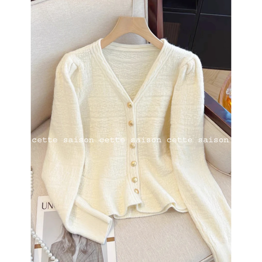 法式泡泡袖珍珠扣针织开衫女秋冬新款短款纯色V领荷叶边小香毛衣