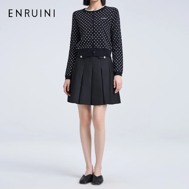 恩家秋新品上新百褶裙半身裙短裙女士ESQQ7A805