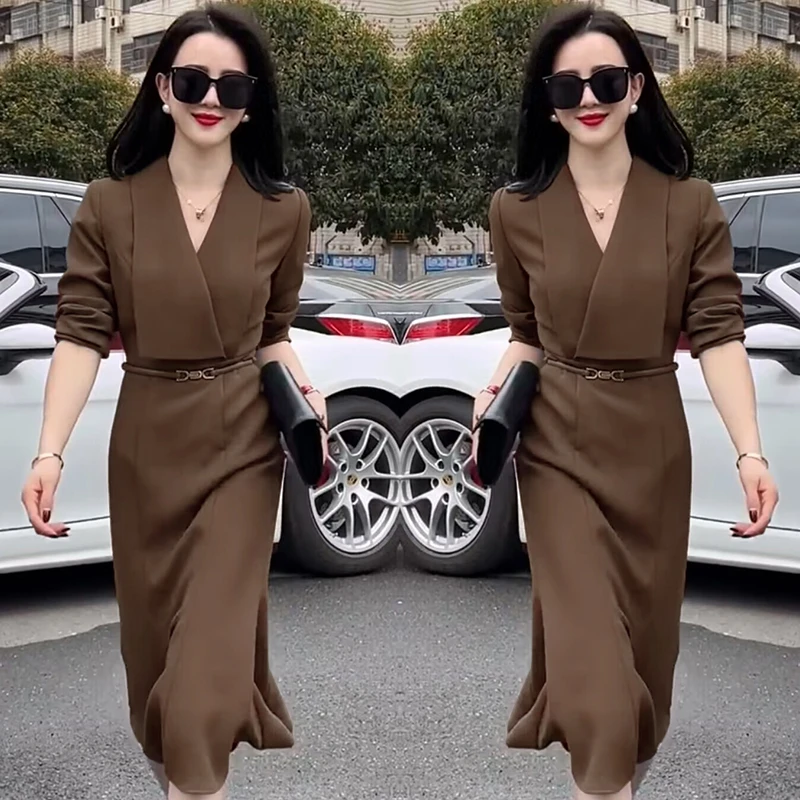 送腰带轻熟风显瘦连衣裙女2025纯色减龄修身中长款裙