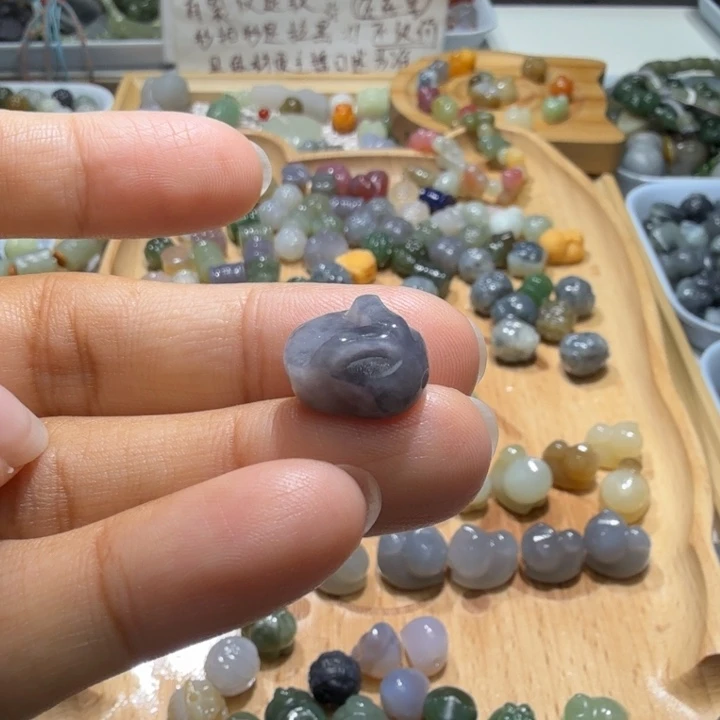 和田玉未镶嵌珠宝半成品