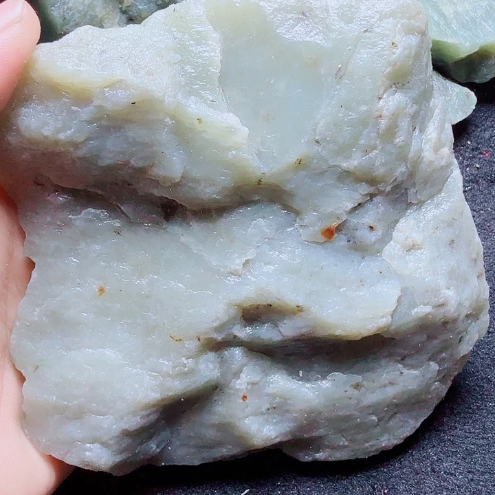 未镶嵌和田玉（糖玉）珠宝半成品