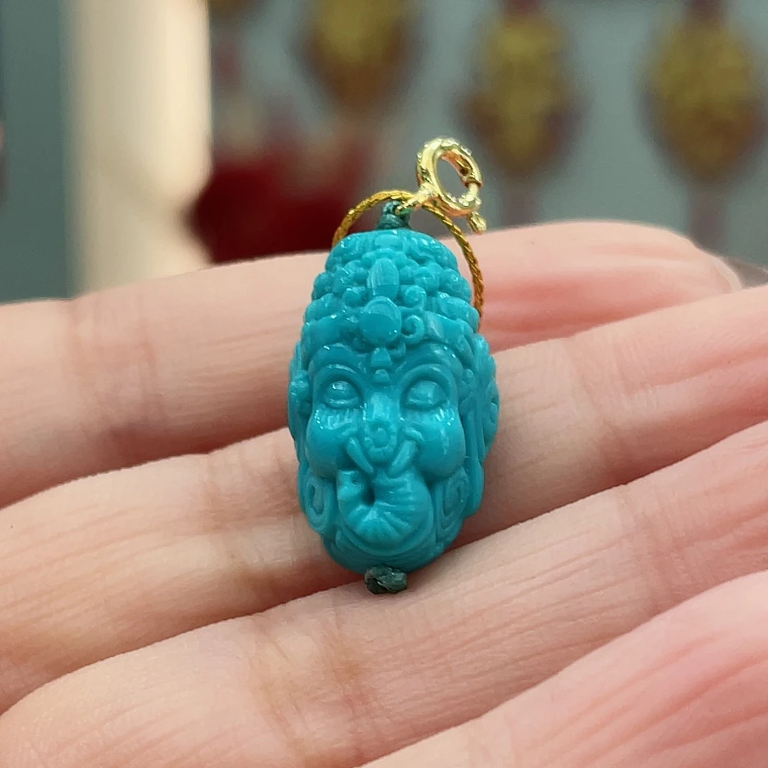 绿松石颈饰未镶嵌