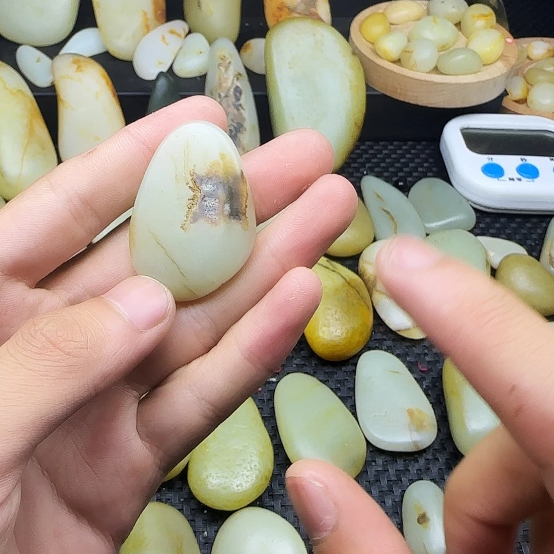 和田玉未镶嵌珠宝半成品