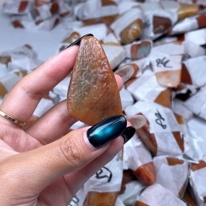 玉***人翡翠未镶嵌颈饰翡翠