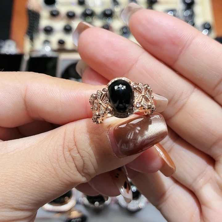 翡翠18K金镶嵌戒指