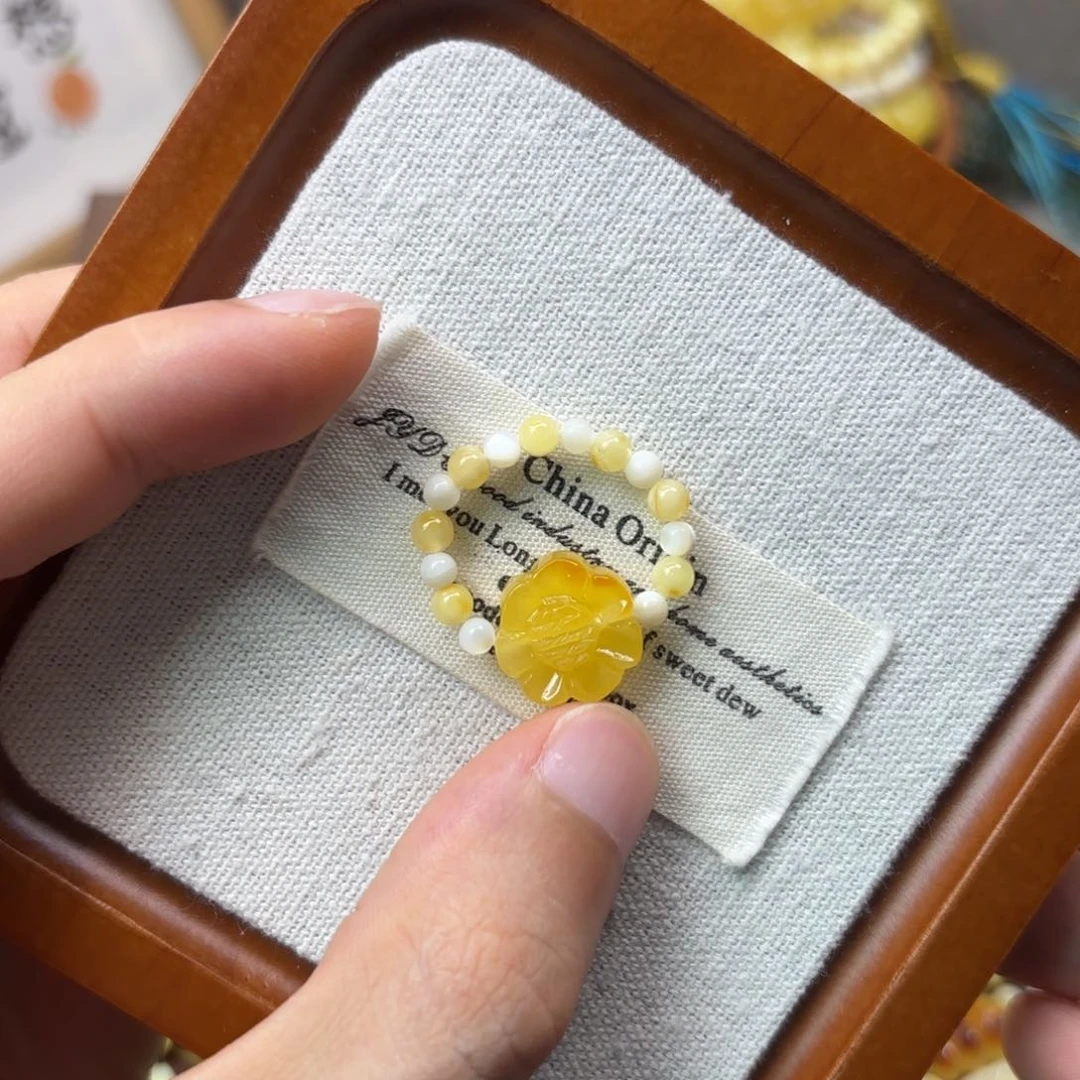 未镶嵌琥珀裸石太阳花