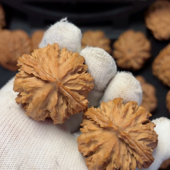 文玩核桃吊坠秦岭野生灯笼39