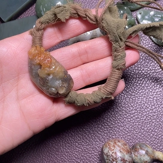 岫岩河磨玉（透闪石质玉）未镶嵌颈饰