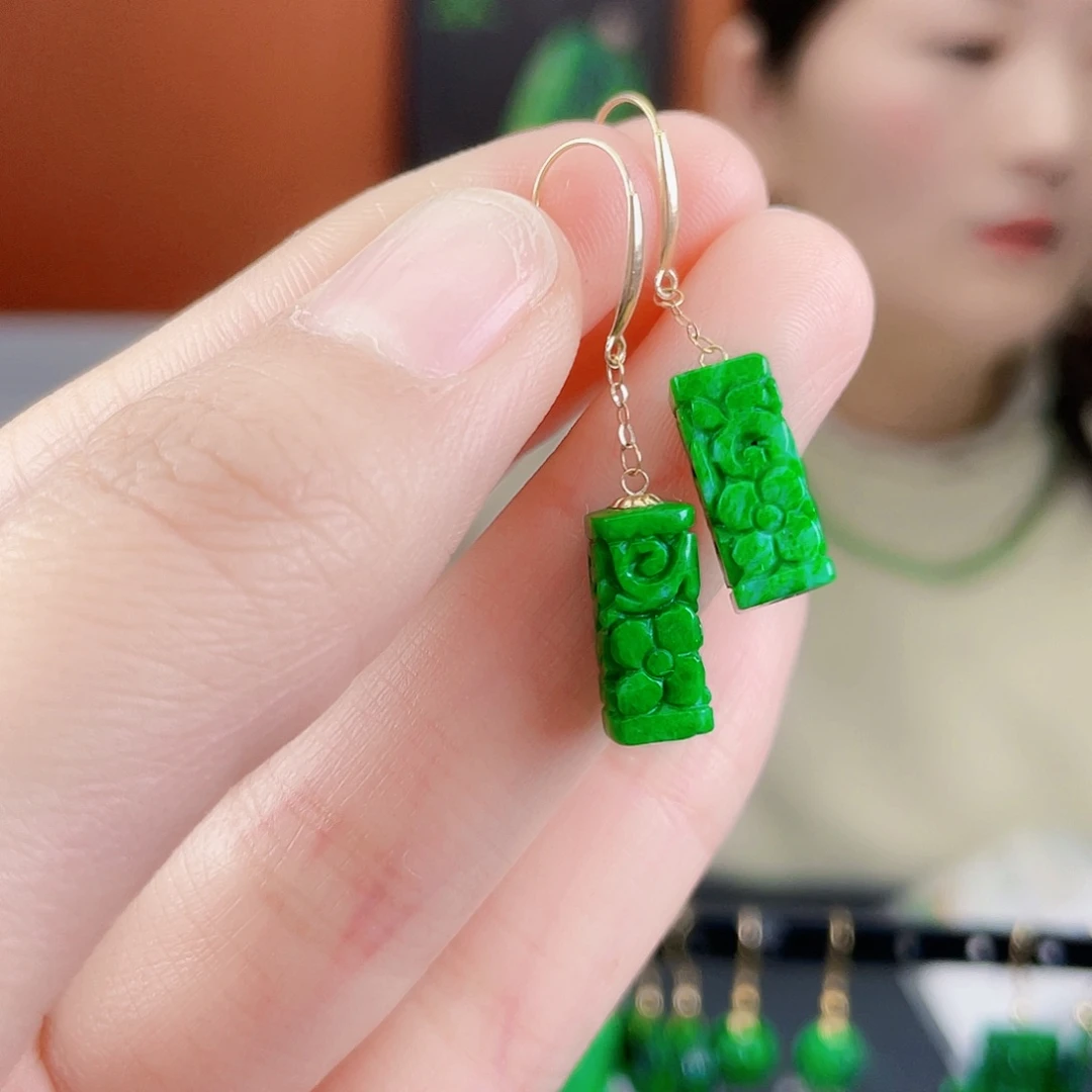 翡翠18K金镶嵌耳饰