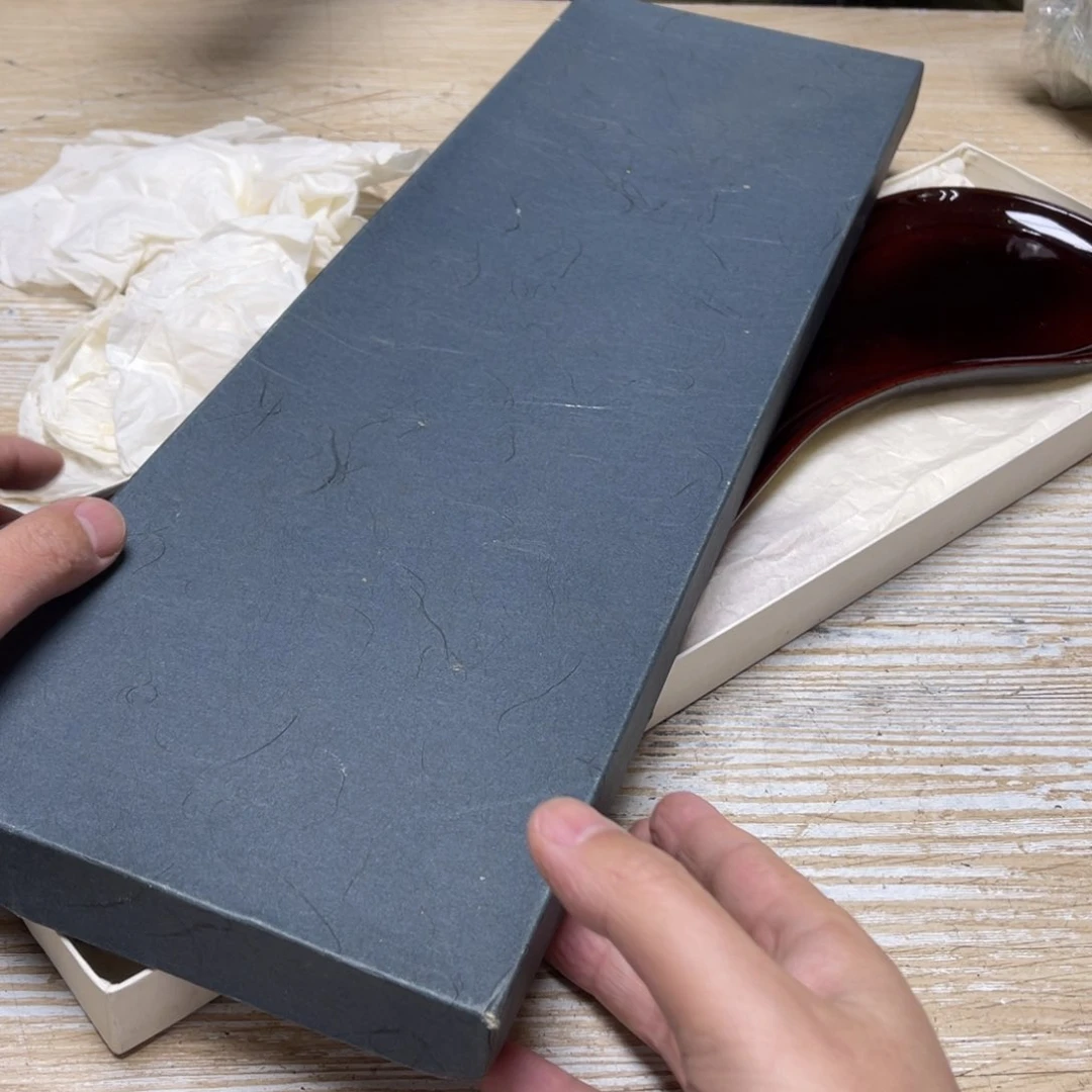 瓷片L****劉密密麻麻地排列着一个大