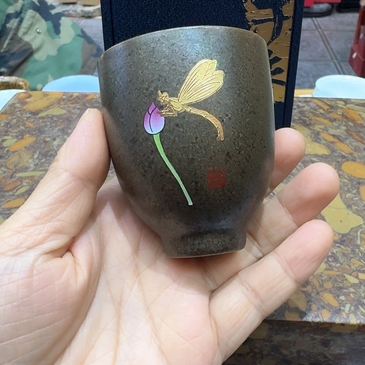 茶沫釉杯一个，瓷。。。