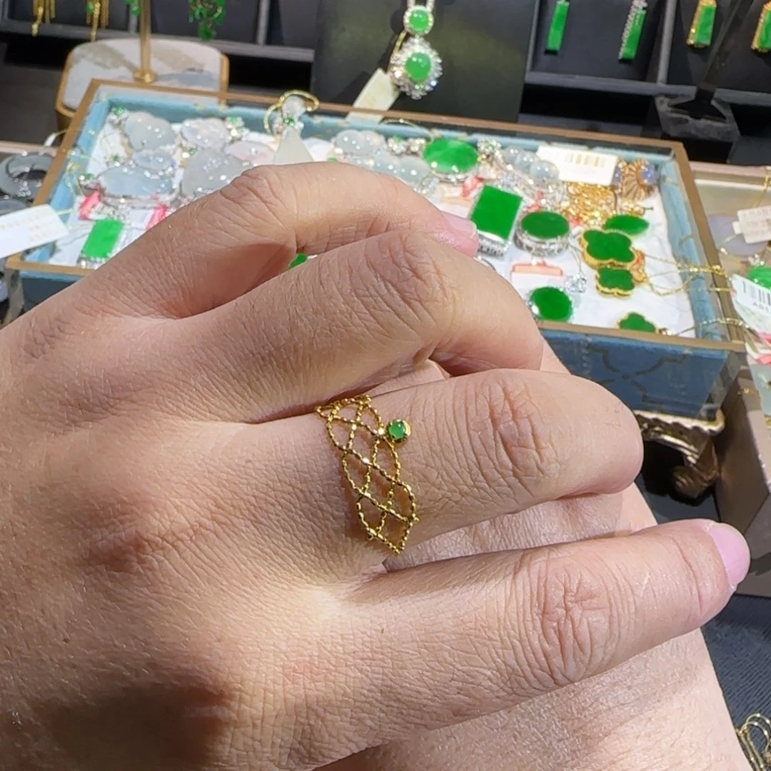 翡翠18K金镶嵌颈饰戒指