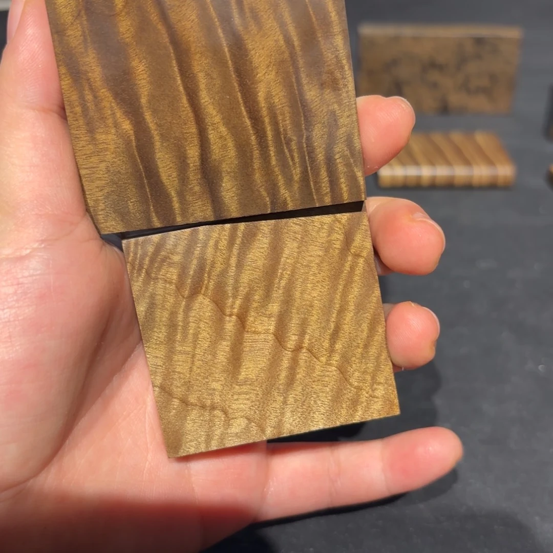 御***阁金丝楠木无事牌材料