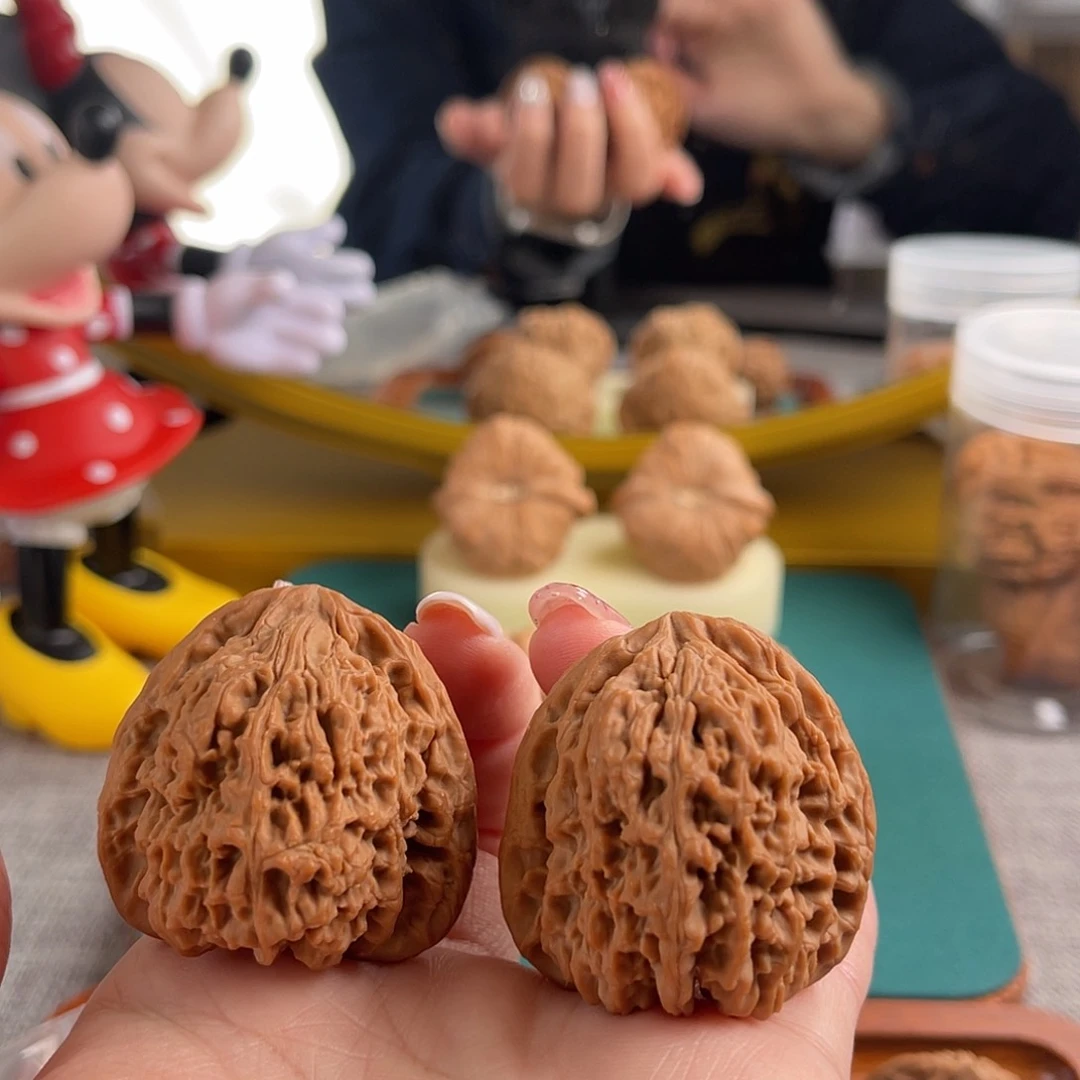 文玩核桃吊坠芥***吃40南疆石