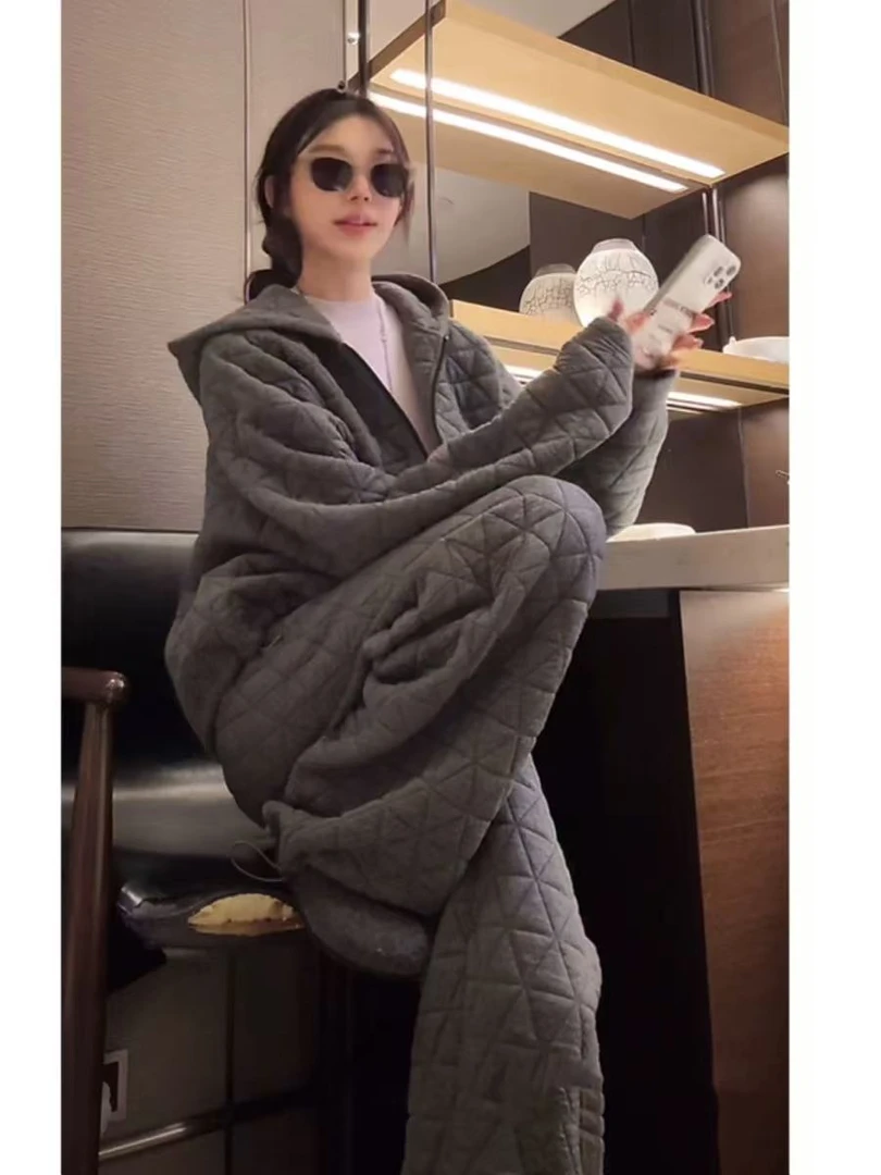 秋冬季新款休闲风时尚套装百搭气质网红斗篷秋冬季长款情侣两件套