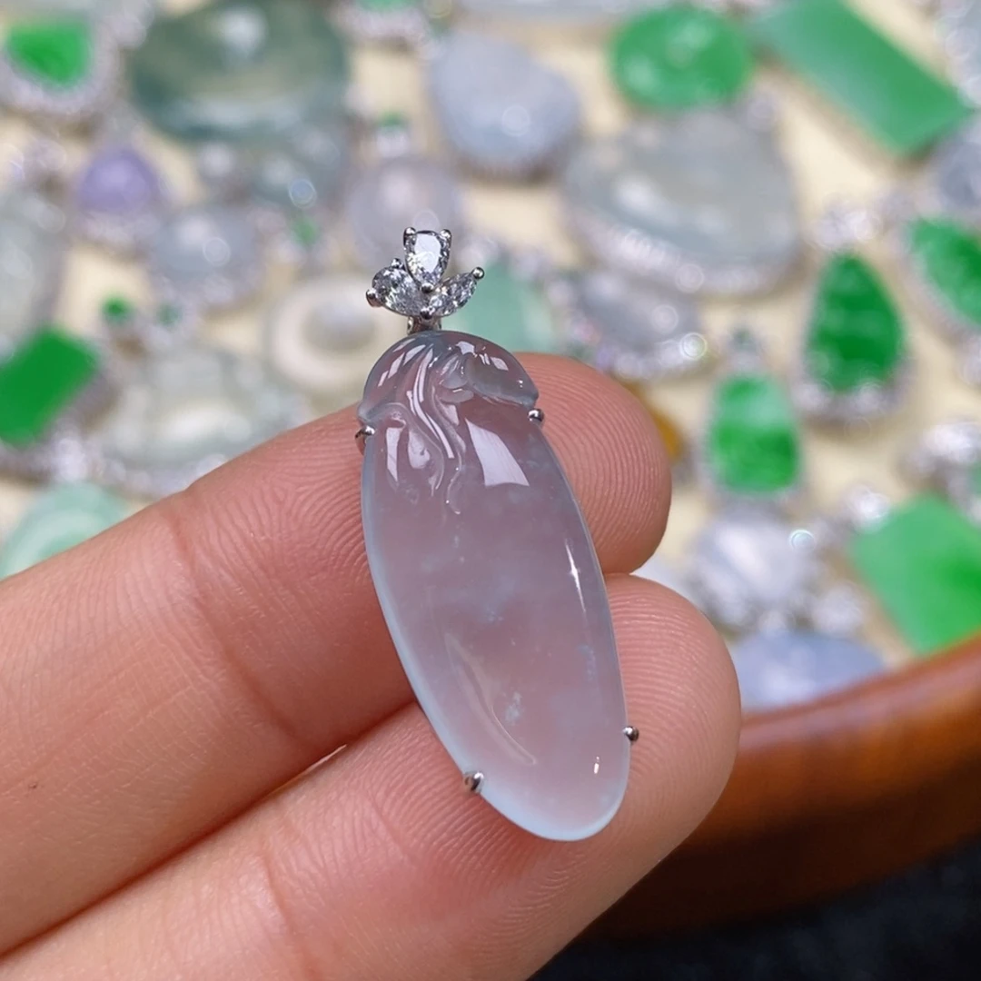 翡翠18K金镶嵌吊坠(赠链)