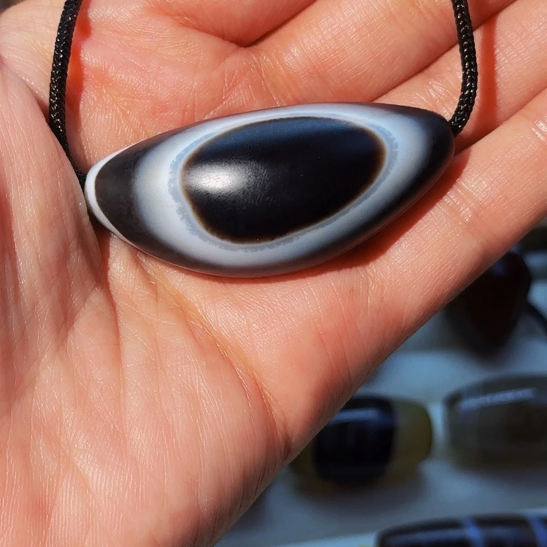 合金颈饰玛瑙/玉髓明**年