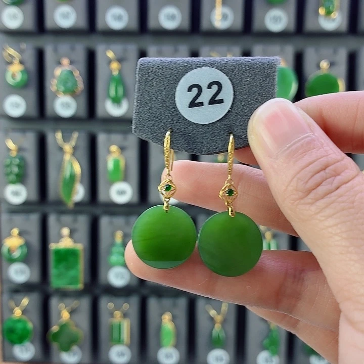 和田玉18K金镶嵌耳饰