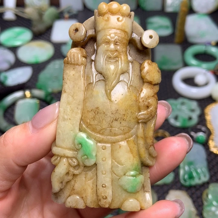 翡翠挂件未镶嵌……