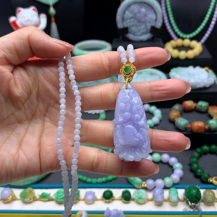 翡翠未镶嵌颈饰紫翡白菜