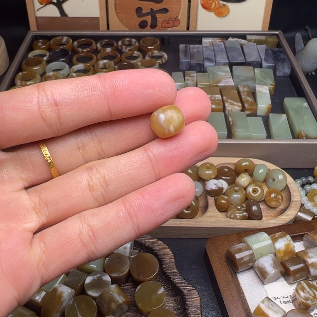 和田玉（糖玉）未镶嵌珠宝奇石老型福利