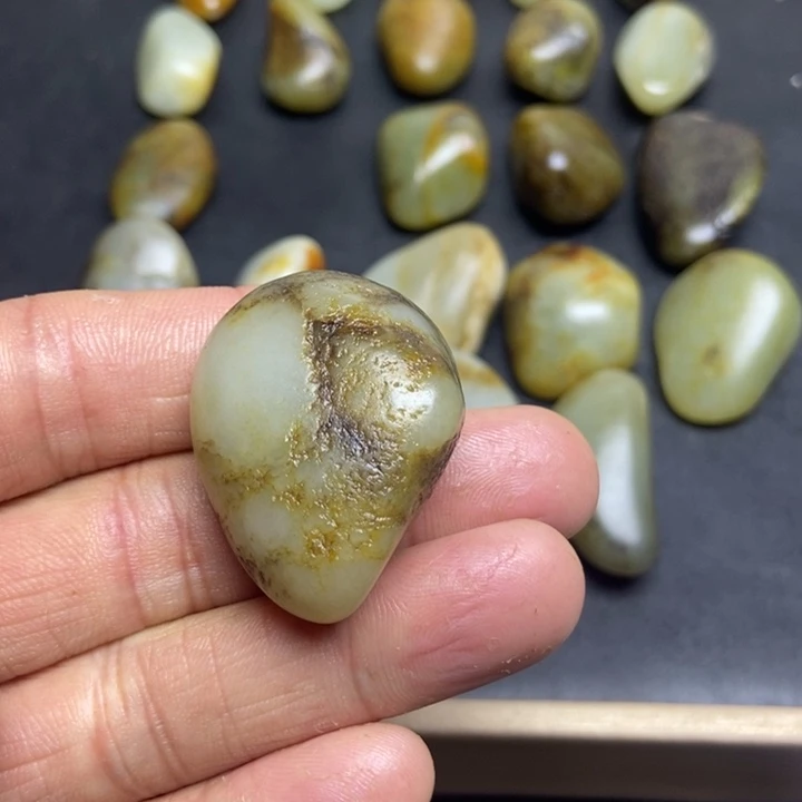 美***然和田玉（糖玉）未镶嵌珠宝奇石