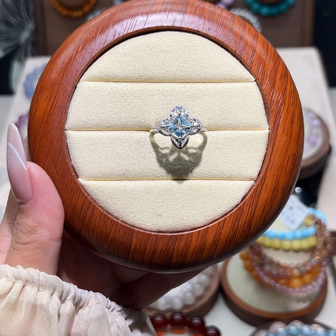 水晶手串未镶嵌贪****虎托帕石