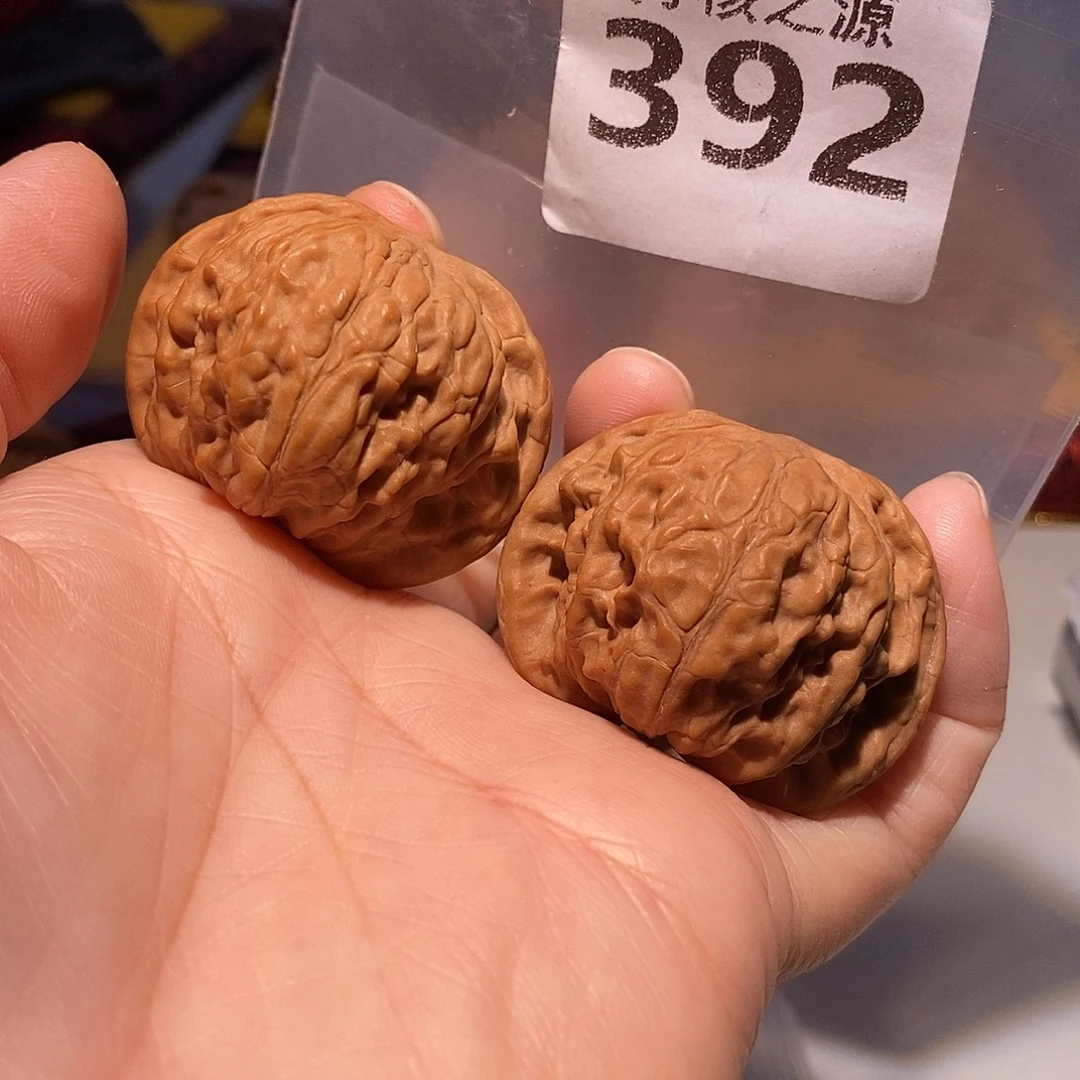 吊坠文玩核桃40全品野狼，油蜡皮，