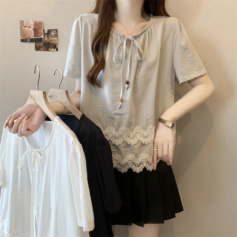 大码夏季温柔减龄系圆领洋气甜美百搭蕾丝拼接上衣女