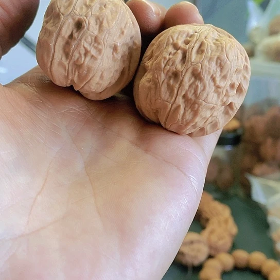 【闪购商品】把件文玩核桃40红方印尖黄