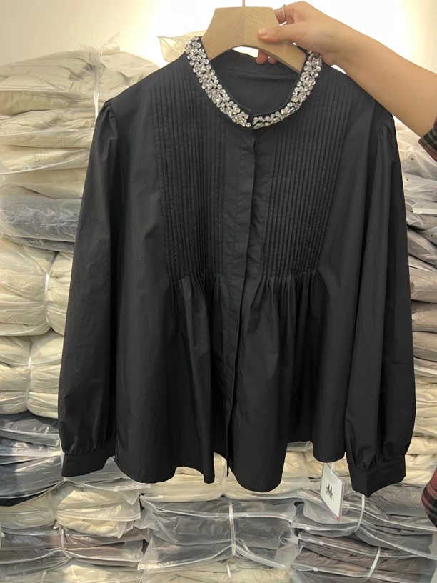 V家 8506重工钉珠百褶衬衫