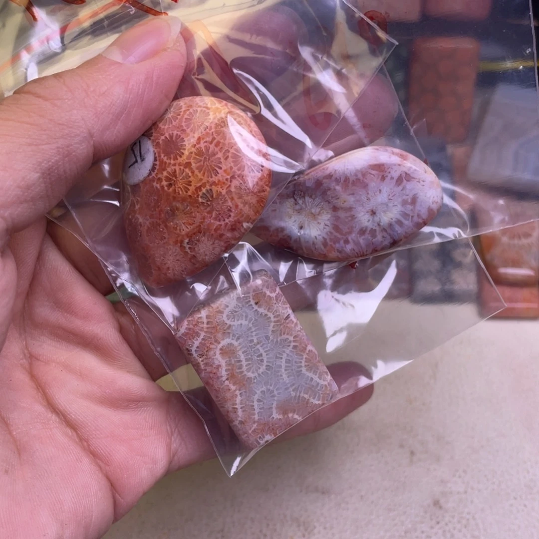 凋***硅化玉未镶嵌吊坠精品8