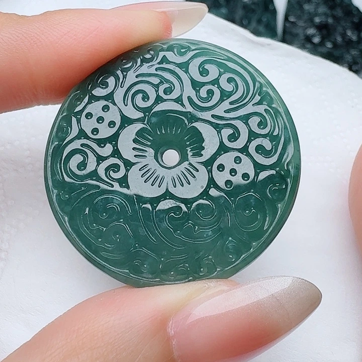 翡翠未镶嵌颈饰天然的A货翡翠多样性发其一