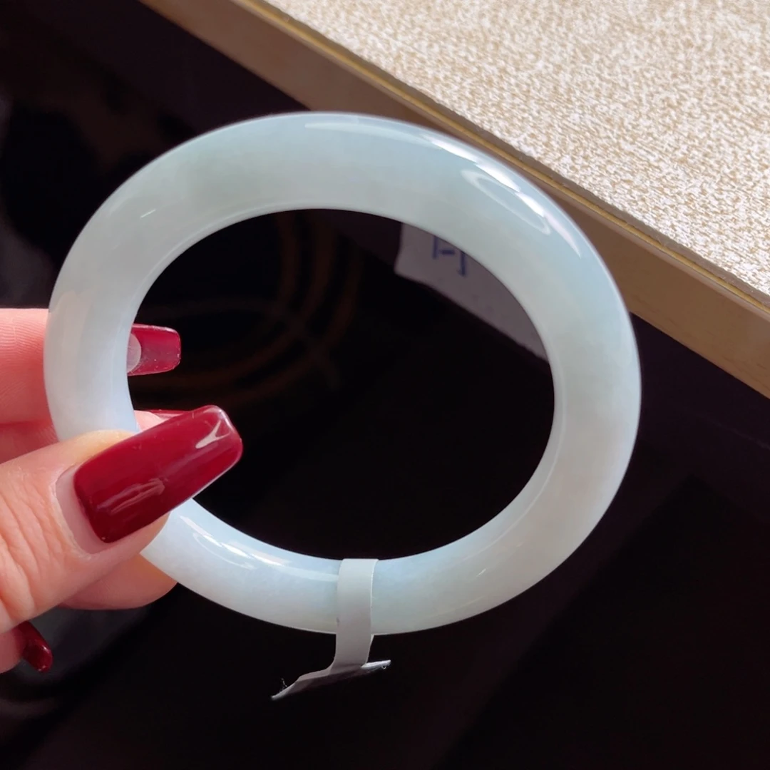 翡翠手镯未镶嵌手镯