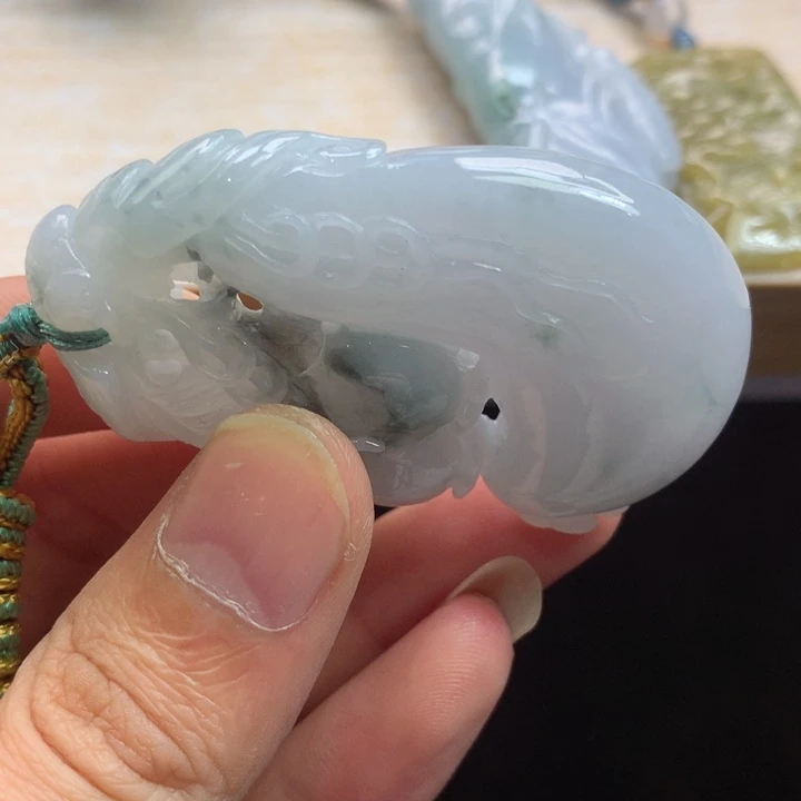 翡翠未镶嵌颈饰吊坠
